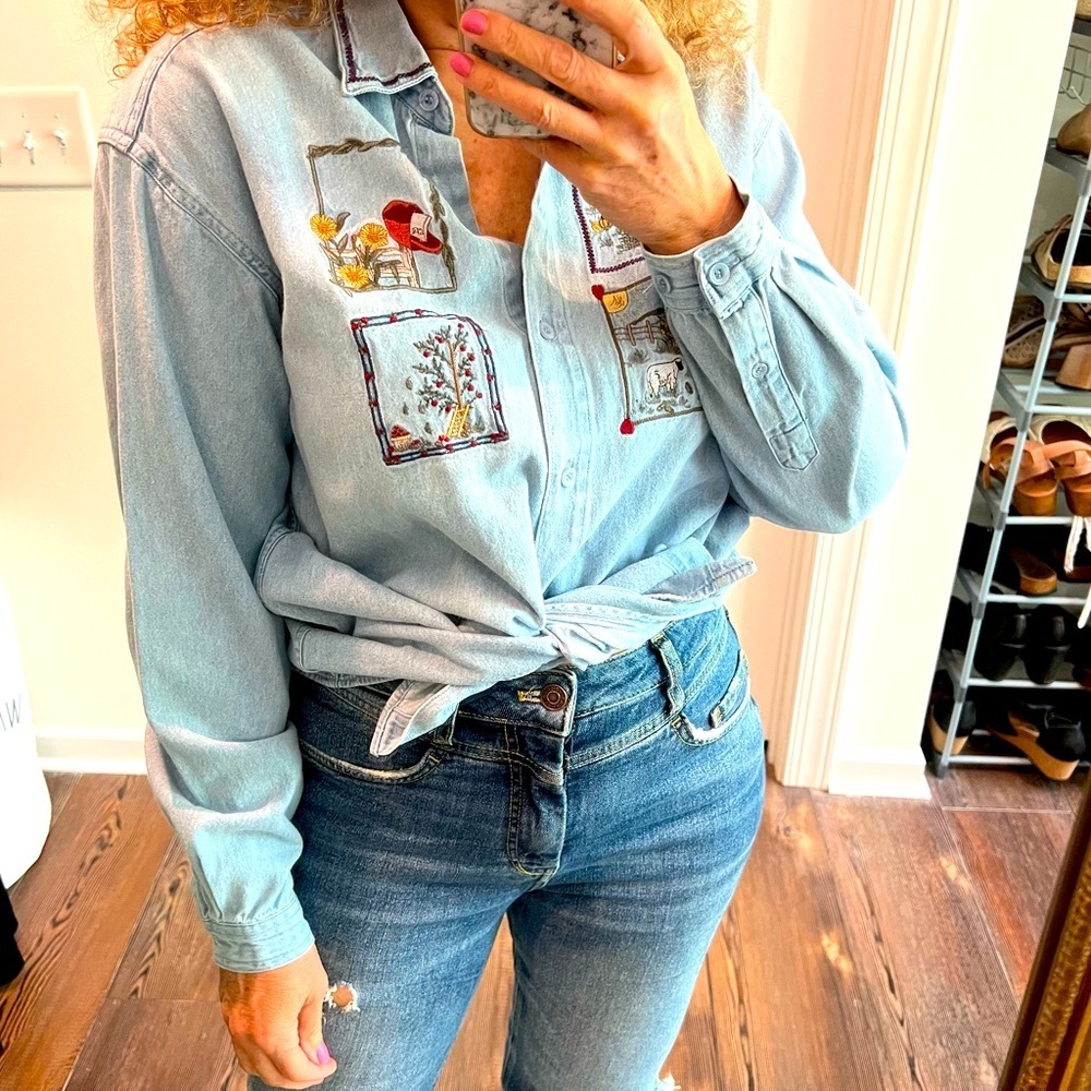 Vintage 90s Denim Button Up Jean Shirt Red barn sunflowers size medium cotton - Picture 3 of 15